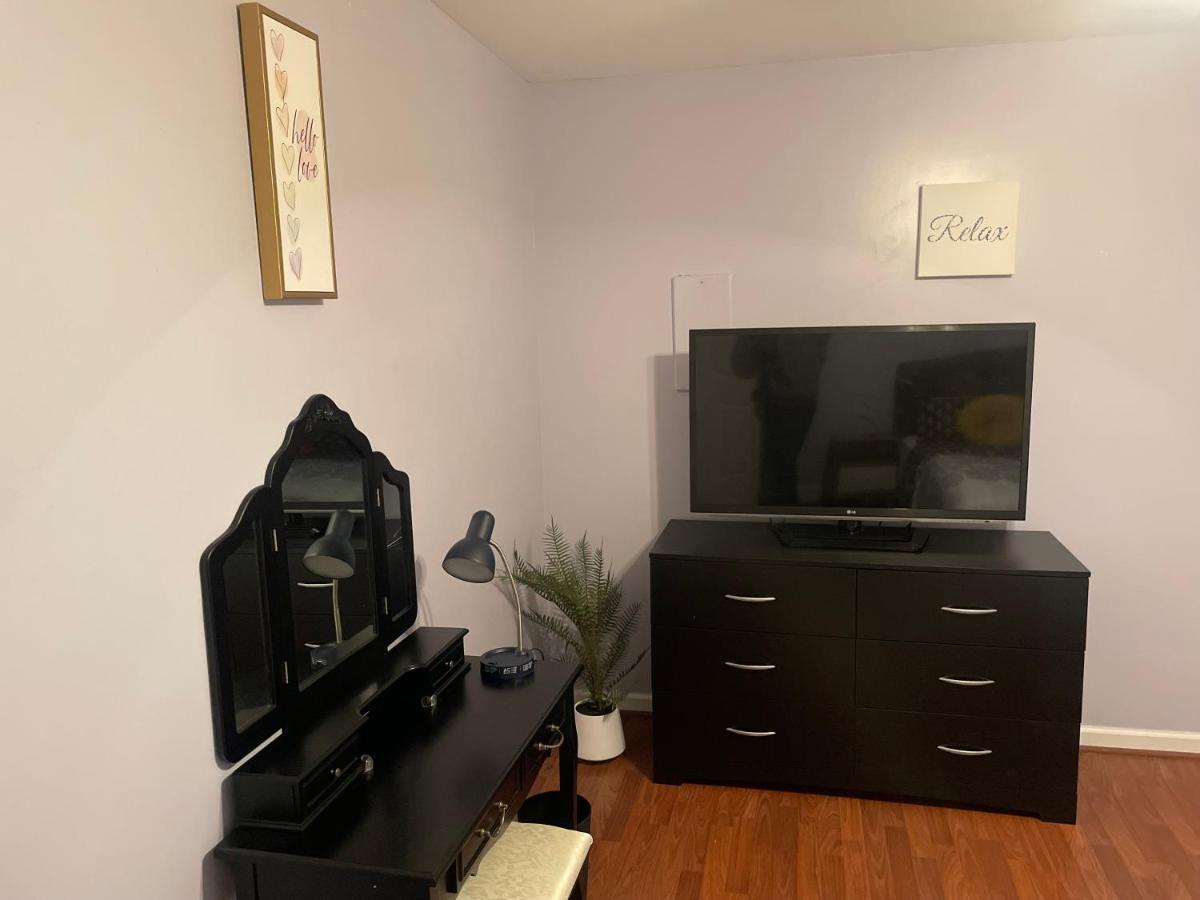 レキシントンCute 2-Brm Walkout Apt With Pool Table And Theaterアパートメント エクステリア 写真