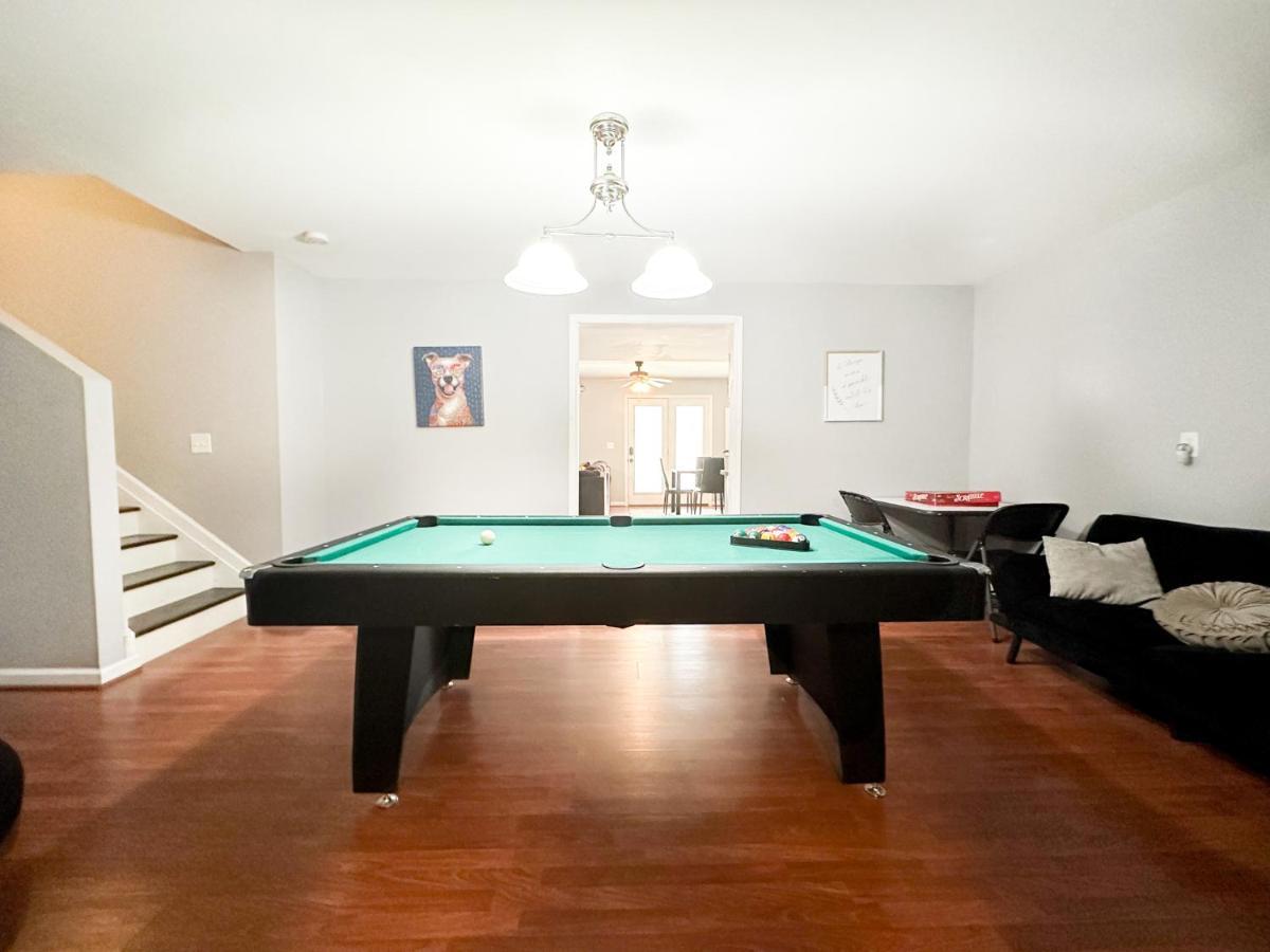 レキシントンCute 2-Brm Walkout Apt With Pool Table And Theaterアパートメント エクステリア 写真