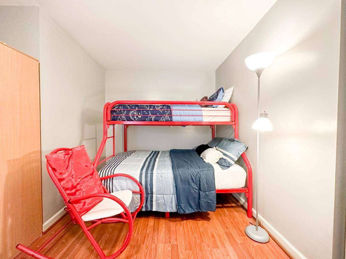 レキシントンCute 2-Brm Walkout Apt With Pool Table And Theaterアパートメント エクステリア 写真